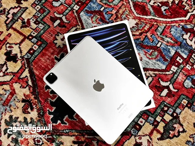 Apple iPad pro 4 128 GB in Muscat