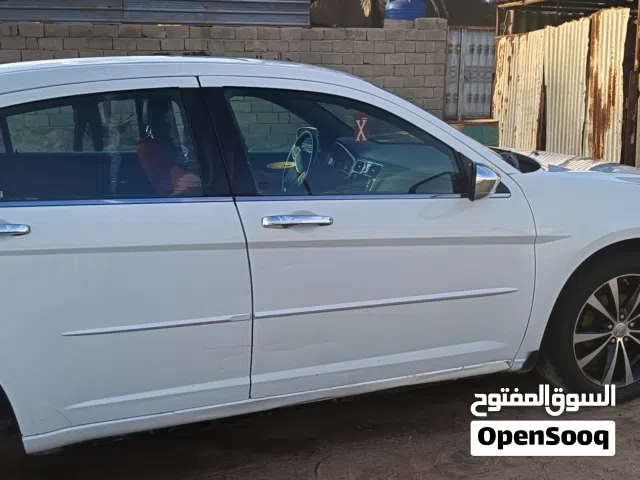 2014 كرايسلر 200 200C