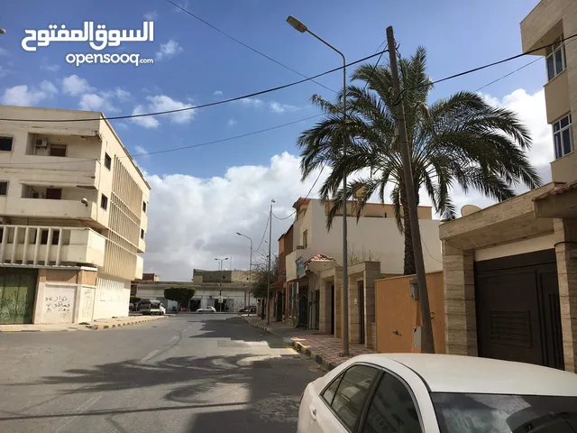 300 m2 More than 6 bedrooms Apartments for Rent in Tripoli Al-Seyaheyya