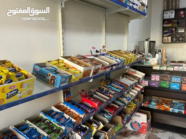 قهوة للبيع داخل مجمع تجاري تخدم 24 محل