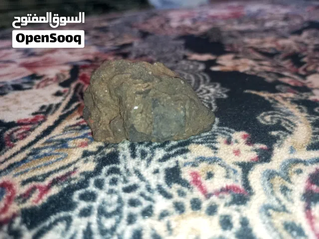 حجر نيازك للبيع هو كله