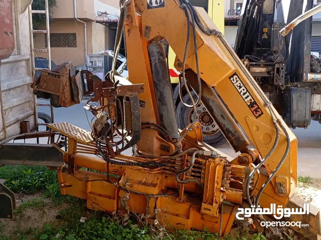 2015 Crane Lift Equipment in Tripoli