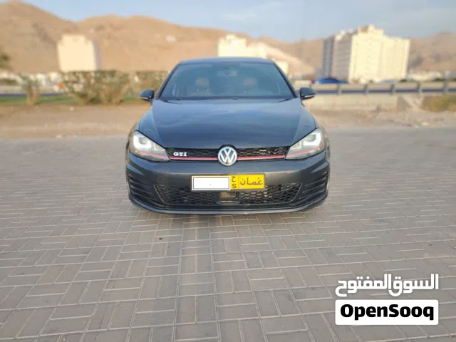 2017 Volkswagen Golf GTI Standard
