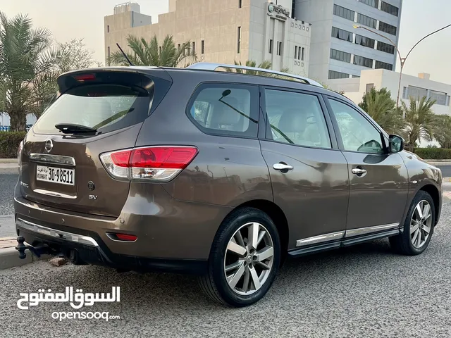 نيسان باثفندر 2015 بحالة فوق الممتازة اعلى درجة فل اوبشن