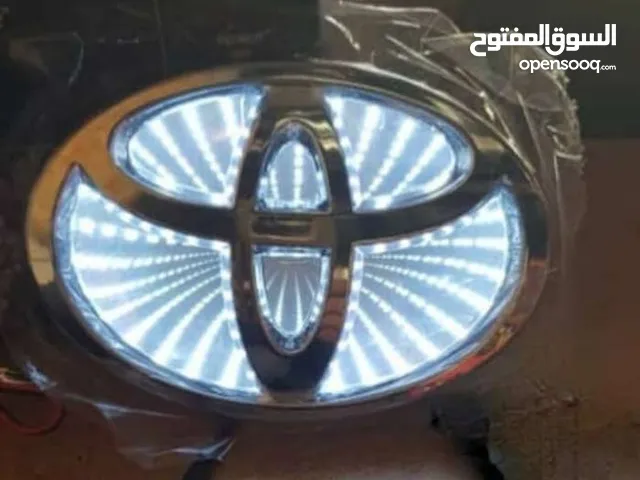 شعار تويوتا مضيئ لون ابيض