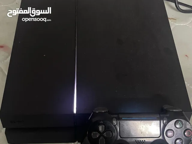 سوني فور للبيع مع لعبه جراند 5 حالتها ممتازه مع استعمال شهر ما بتلقى انضف عنها