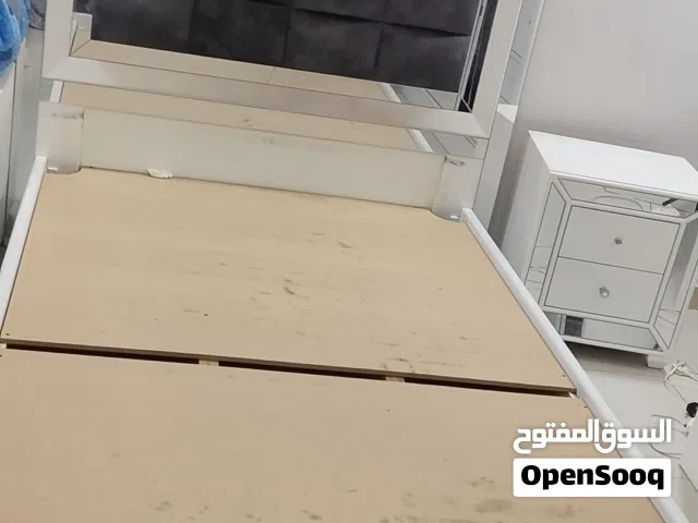Queen size bed set