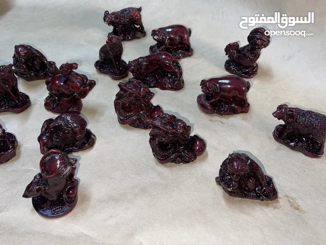 تحف على اشكال حيوانات عدد ثمانية عشر حجم صغير