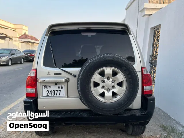 2004 ميتسوبيشي باجيرو GLS Top