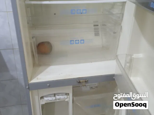 ثلاجه ايطالي مستعمل نظيف بسعر عرضه