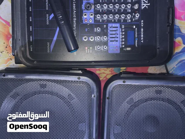 سماعات مستعملة قليل جدا جدا مع جهاز الصوت