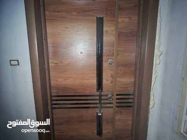 فني تركيب أبواب تركيه داخلي وخارجي بي سعر مناسب للاستفسار الاتصال علي في الوصف