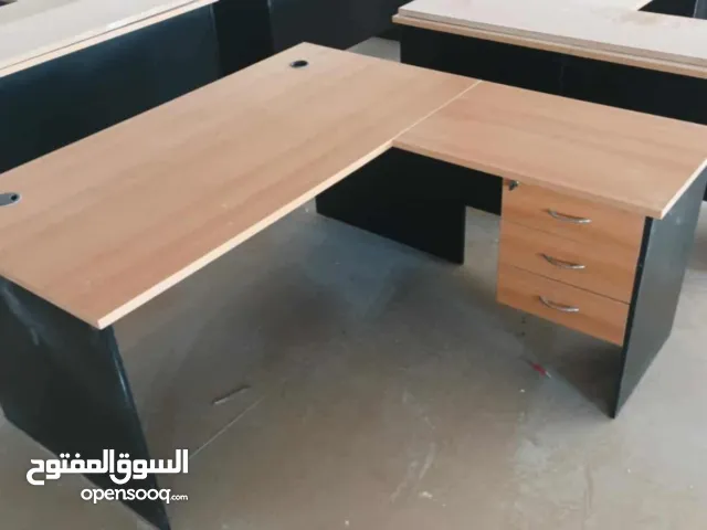 مكاتب نظيفه للبيع بحالة ممتازه   ...................................................................