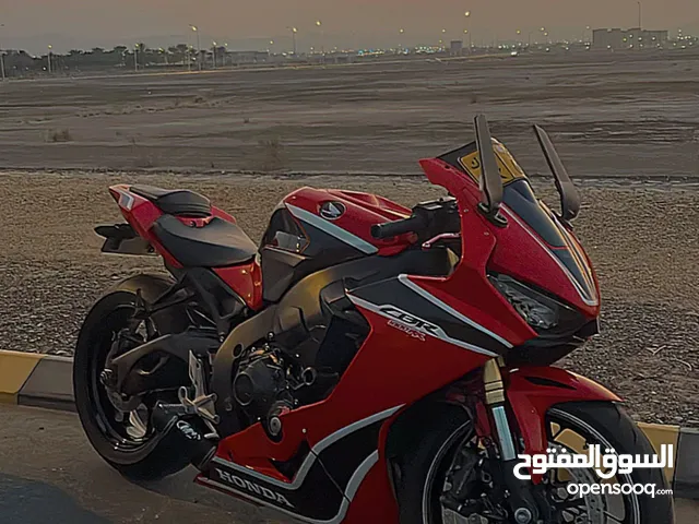 دراجة هوندا 1000RR