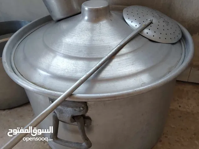 للمناسبات العائلية الكبيرة و للمناسف عده كاملة بحالة ممتازة لم تستخدم سوا مره واحده