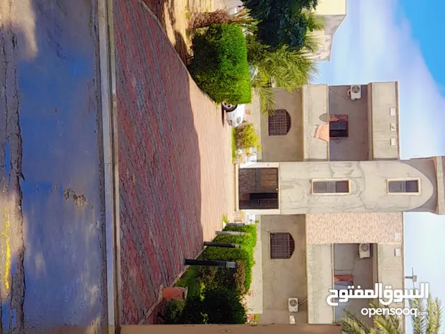 350 m2 More than 6 bedrooms Villa for Rent in Tripoli Gharghour