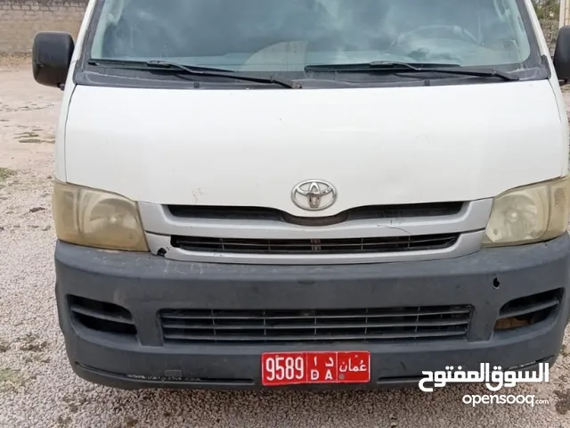 باص تويوتا 2010 للايجار اليومي