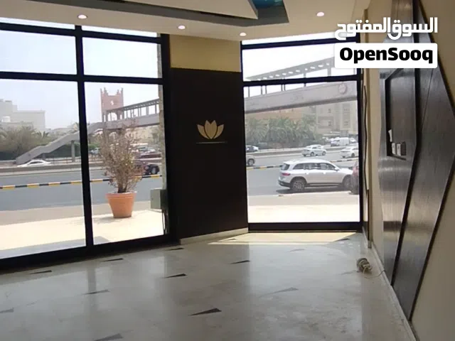 للايجار شقق وادوار مساحات مختلفة مناسبة لصالون او اتيلية او مكتب استشارات