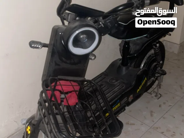 للبيع سكوتر شبه جديد و استعمال خفيف