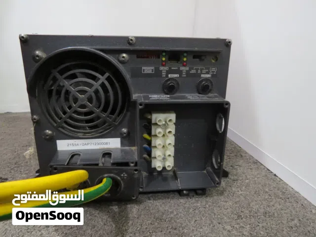 : عاكس وشاحن انفرتر (Inverter/Charger) أمريكي أصلي Tripp Lite - قوة 2000 واط 12V