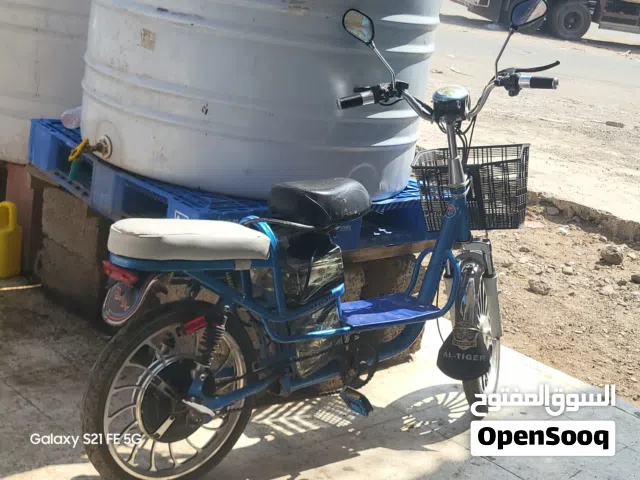 سوكترا مقاس 20 مستعملة نظيففففف كرت مع بطاريات جديده شريتهم وشاحن جديد وكاله للجادين