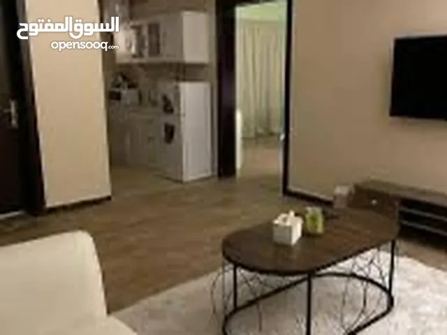 شقة سكنية نظيفة للإيجااار الدور الاول بجانب مركز المدينة ومعرض طرابلس الدولي