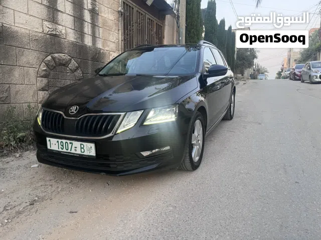 2020 سكودا اوكتافيا Standard
