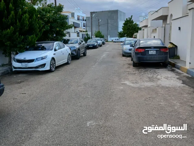 200 m2 3 Bedrooms Townhouse for Rent in Tripoli Al-Jadada'a