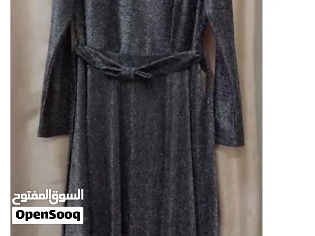 موجود فساتين سهرة مستعمله