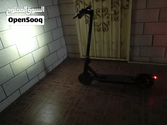 سكوتر كهربائي تابع الوصف