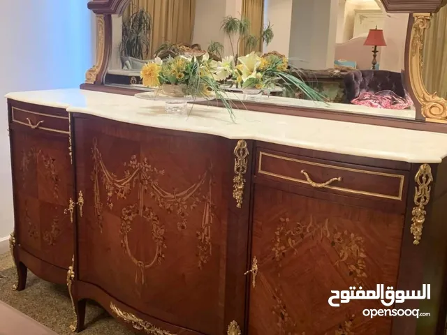 دهان الاثاث والديكور والرسم والتذهيب