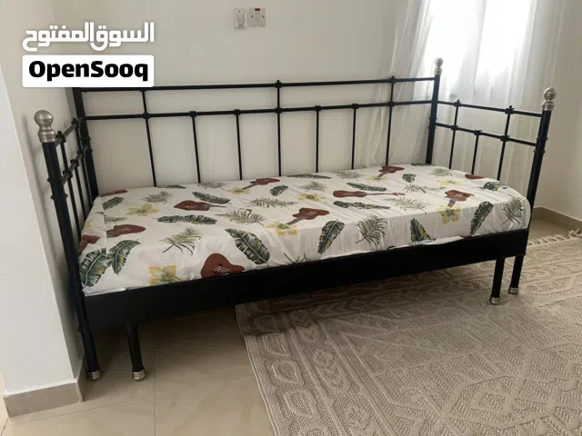 كرسي قابل لتحول الى سرير من ايكيا مجانا