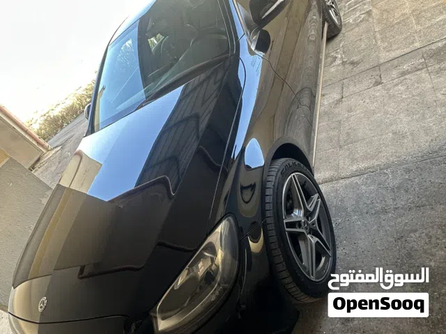 2015 مرسيدس بنز الفئة-C C 200