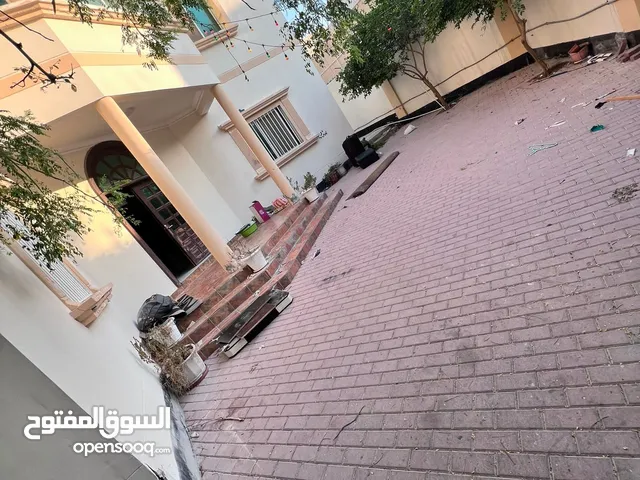 400 m2 5 Bedrooms Villa for Rent in Central Governorate A`ali