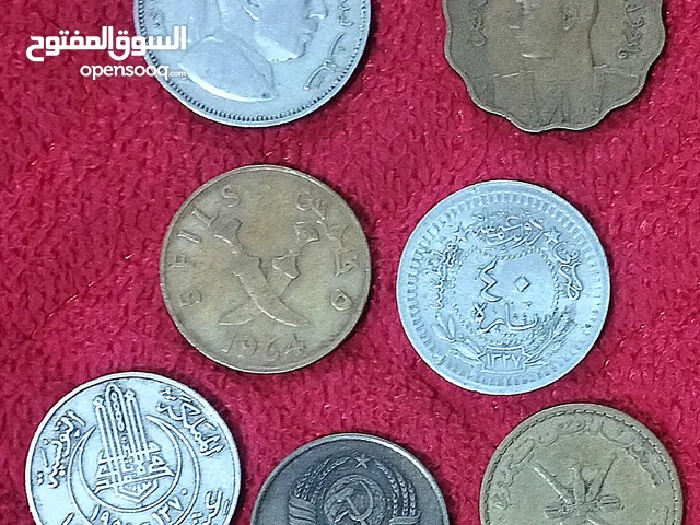 مجموعة عملات مختلفه