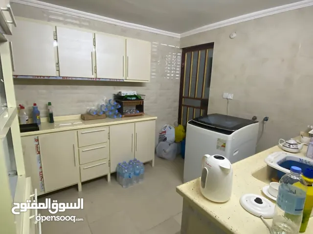 600 m2 More than 6 bedrooms Villa for Rent in Basra Oman