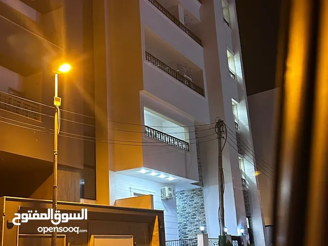 مبني. سته. طوابق. بالبدورم. في قلب النوفلين. ايجار. 25. الف تشظيب جديد.