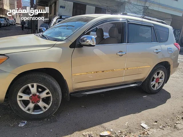 Used Toyota RAV 4 in Sana'a