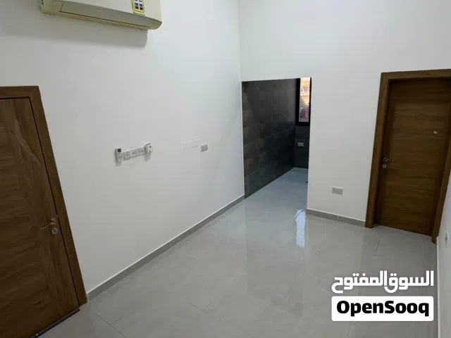 غرفه وحمام ومطبخ صغيره في الموالح الجنوبيه