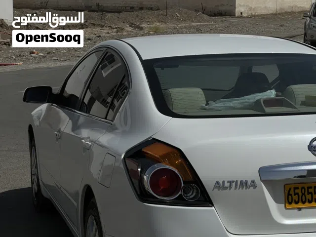 2012 نيسان التيما S