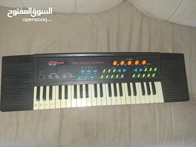 اوركن Mles ( Miles Elcotronic keyboar)  مستخدم  مع الكرتونة بحالة ممتازة للبيع