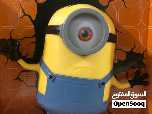 ديكور مينيون يضوي يطي شكل حلو وجو مميز خصوصاً بالليل إضاءة LED هادئة