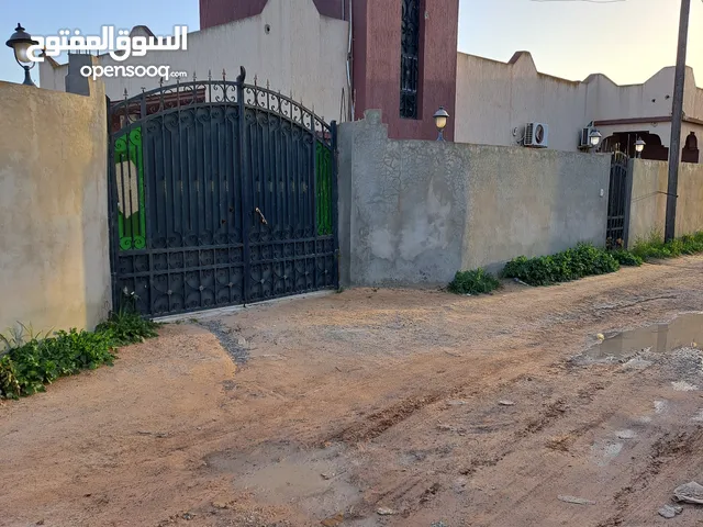 200 m2 3 Bedrooms Townhouse for Rent in Tripoli Ain Zara