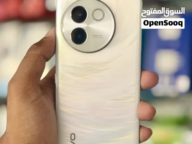 Vivo V30e ( RAM : 12+12, ROM : 256GB)
