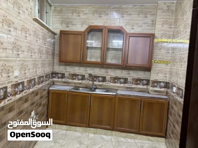 غرفتين وصالة ومنشر غسيل ومطبخ لل ايجار / الغويرية شارع الجزائر مقابل مسجد علي بن ابي طالب