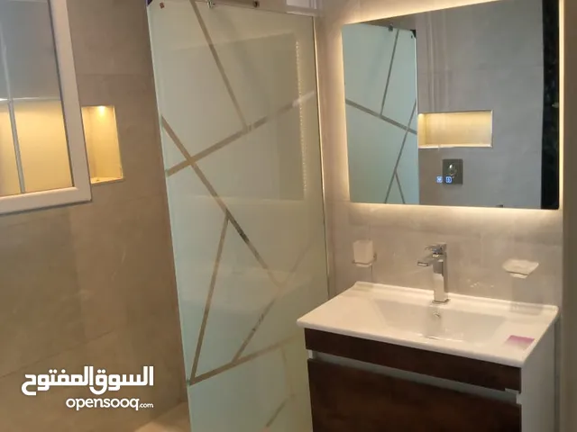 سباك مصري في طرابلس