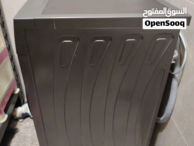 غساله اوتو ماتيك جديده استخدام شهرين بس بس من اشغله تهتز فقط مابيه اي مشكله فقط تهتز