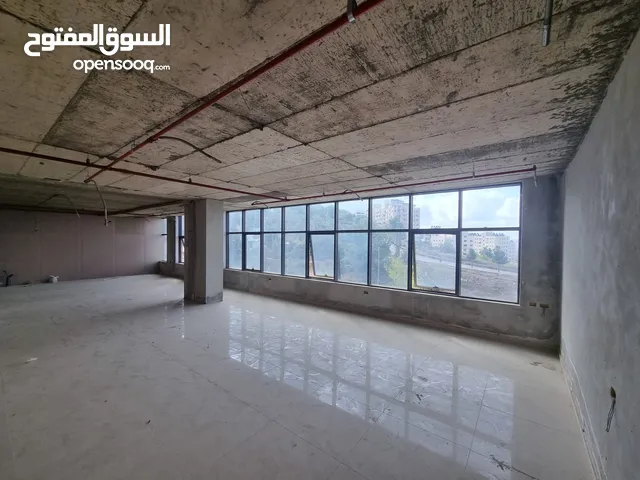 للأيجار او للبيع في الطيرة رام الله الشارع الرئيسي