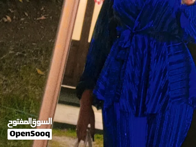 سوت زرقاء سواريه