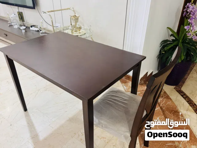 عدد 2 طاولة اكل جديدة